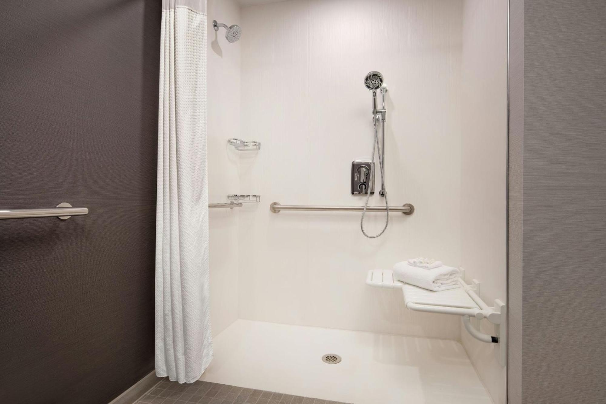 Hotel Courtyard By Marriott Fresno Clovis Exterior foto