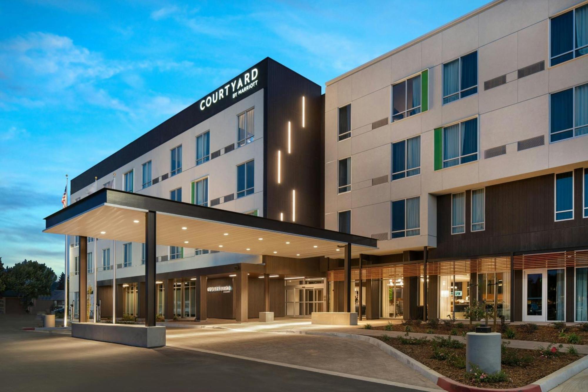 Hotel Courtyard By Marriott Fresno Clovis Exterior foto